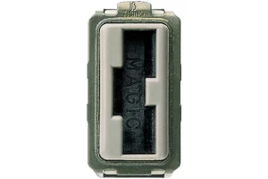 TOMA SEGURIDAD 2P+T 20A 250V IRREVERSIBLE BTICINO COD REF 5139