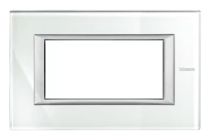PLAACA 4 MODULOS. COLOR VIDRIO - WHICE MODELO AXOLUTE  BTICINO  REF HA4804VSW