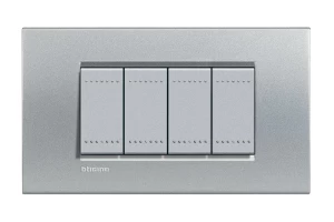 PLACA RECTANGULAR 4 MOD. LIVING LIGHT TECH BTICINO REF LNA4804TE
