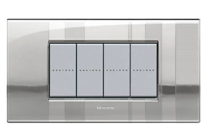 PLACA AIR 4 MODULOS. COLOR STRIPES  MODELO LIVING LIIGHT BTICINO COD REF LNC4804SP