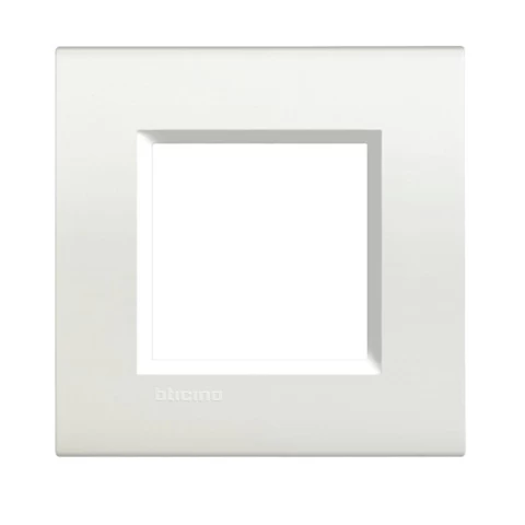 PLACA 2P COLOR  BLANCA RECTANGULAR LIVING LIGHT BTICINO REF LNA4802BI