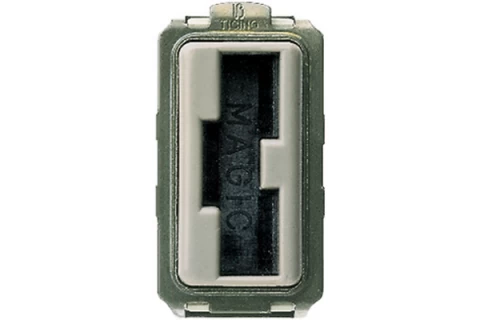 TOMA SEGURIDAD 2P+T 20A 250V IRREVERSIBLE BTICINO COD REF 5139