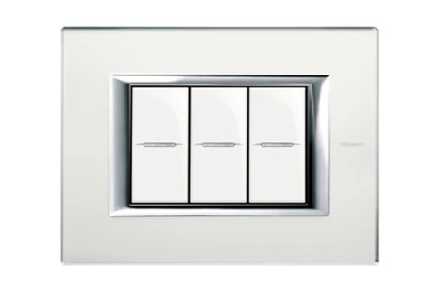 PLACA 3 MODULOS. COLOR VIDRIO ESPEJO ACIDADO MODELO AXOLUTE BTICINO REF HA4803VSA