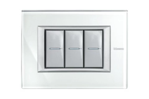 PLACA 3 MODULOS COLOR VIDRIO-WHICE MODELO AXOLUTE BTICINO REF HA4803VSW