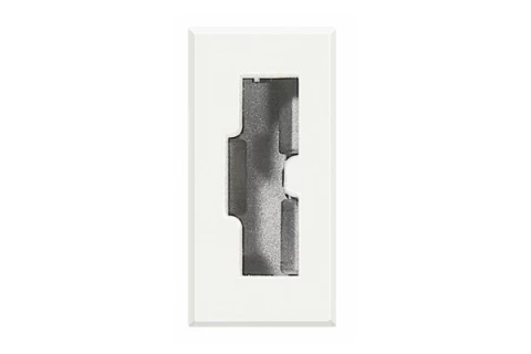 TOMA SEGURIDAD 2P+T 10A 250V IRREVERSIBLE - BLANCA BTICINO COD REF HD4115