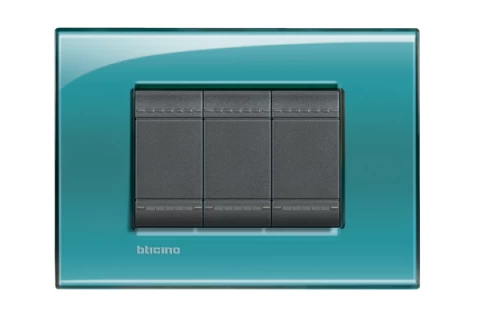 PLACA RECTANGULAR 3 MODELO LIVING LIGHT . TERMINACION VERDE BTICINO REF LNA4803VD