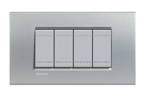 PLACA RECTANGULAR 4 MOD. LIVING LIGHT TECH BTICINO REF LNA4804TE